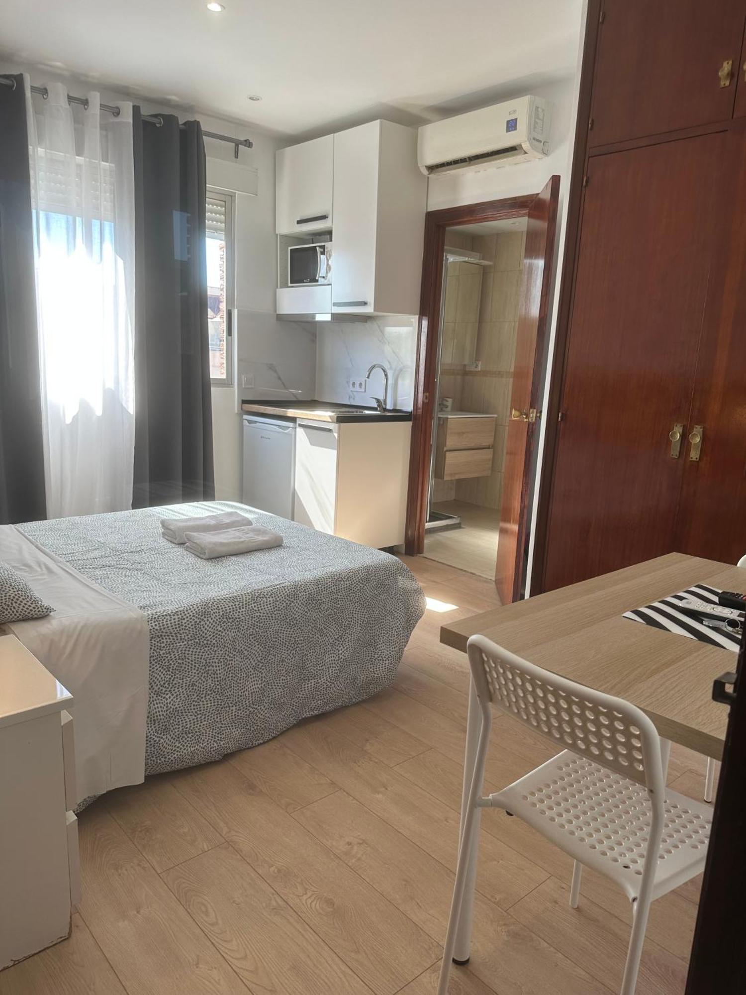 Apartamentos Arapiles Madrid Exterior photo